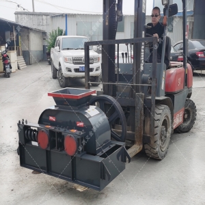 2PCG400X250小型玻璃破碎机发往乌鲁木齐