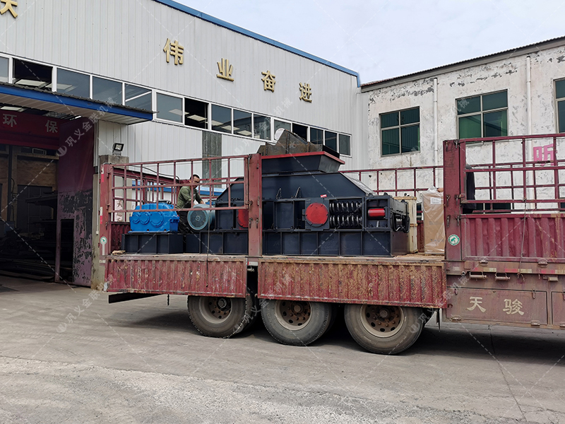 2PG1200x800型对辊制砂机发货 单台制砂机发往陕西
