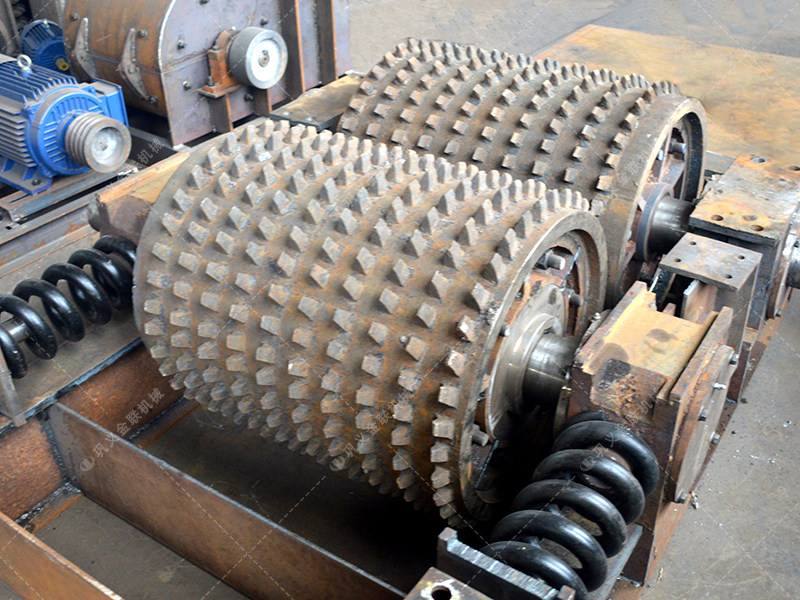 过度粉碎让煤矸石“掉价”？双齿辊破碎机怎么守住价值底线？